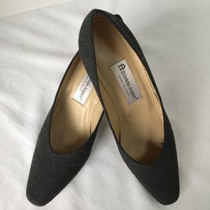 EUC Gray Pumps
